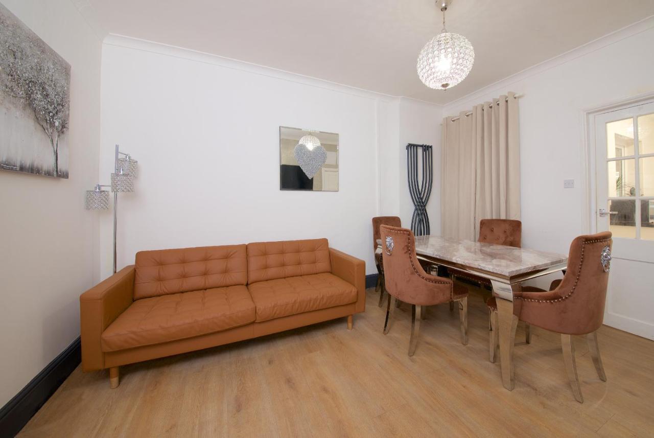 Ideal Abode Abbots 4 En-Suite เชสเตอร์ ภายนอก รูปภาพ